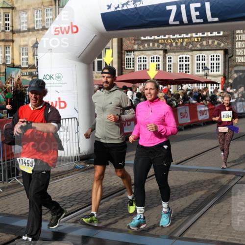 05.10.2025 - 20. swb-Marathon Bremen Yannick Fuchs http://msf.ph/oto/9229383 05.10.2025 11:02:15 Ziel 9324, 9363, 9426, 9536, 9686, 10301, 10508, 10855, 10879, 10887, 11014, 11459 meine-sportfotos.de