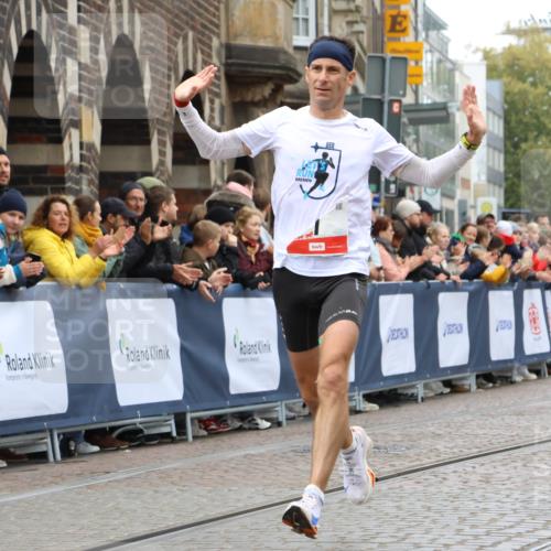05.10.2025 - 20. swb-Marathon Bremen Strokosch-Dieckow http://msf.ph/oto/9229391 05.10.2025 12:27:47 Ziel 1, 1620 meine-sportfotos.de