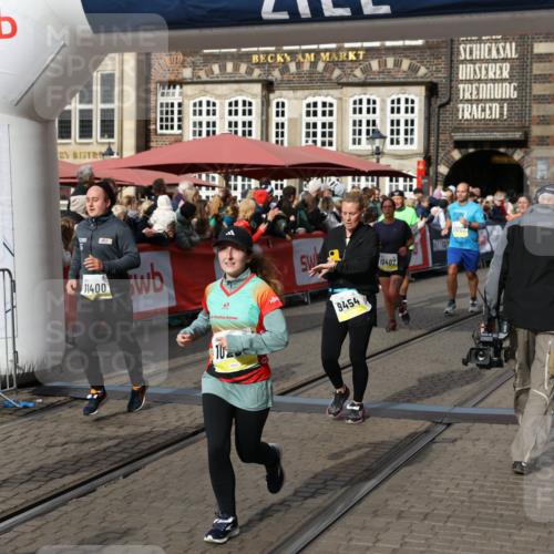 05.10.2025 - 20. swb-Marathon Bremen Yannick Fuchs http://msf.ph/oto/9229392 05.10.2025 10:59:25 Ziel 9183, 9454, 9508, 10200, 10274, 10407, 11006, 11007, 11207, 11400 meine-sportfotos.de