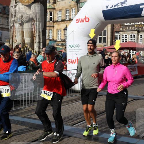 05.10.2025 - 20. swb-Marathon Bremen Yannick Fuchs http://msf.ph/oto/9229414 05.10.2025 11:02:15 Ziel 9324, 9363, 9426, 9536, 9686, 10301, 10508, 10855, 10879, 10887, 11014, 11459 meine-sportfotos.de