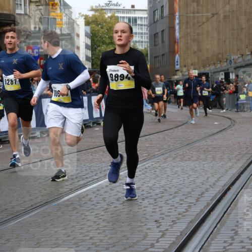 05.10.2025 - 20. swb-Marathon Bremen Strokosch-Dieckow http://msf.ph/oto/9229421 05.10.2025 10:51:07 Ziel 9256, 9287, 9416, 9894, 9906, 10206, 10215, 10222, 10226, 10669, 11279, 11573 meine-sportfotos.de