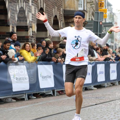 05.10.2025 - 20. swb-Marathon Bremen Strokosch-Dieckow http://msf.ph/oto/9229435 05.10.2025 12:27:47 Ziel 1, 1620 meine-sportfotos.de