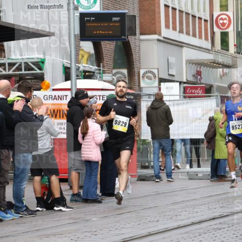 05.10.2025 - 20. swb-Marathon Bremen Strokosch-Dieckow http://msf.ph/oto/9229459 05.10.2025 10:36:26 Ziel 9429, 9527, 9829, 9833, 10425, 9429, 9527, 9829, 9833, 10425 meine-sportfotos.de
