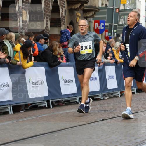 05.10.2025 - 20. swb-Marathon Bremen Strokosch-Dieckow http://msf.ph/oto/9229468 05.10.2025 10:51:12 Ziel 9906, 10215, 10222, 10432 meine-sportfotos.de