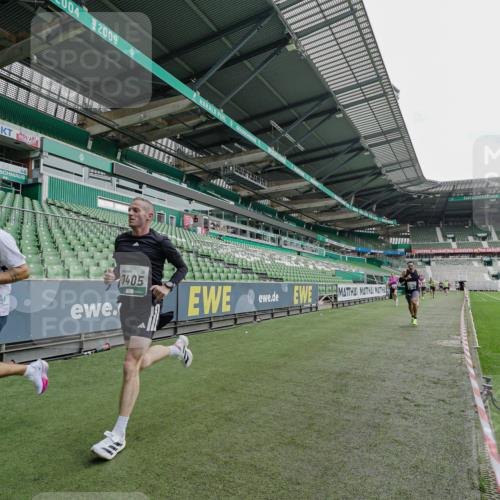 05.10.2025 - 20. swb-Marathon Bremen Michael Burmester http://msf.ph/oto/9229477 05.10.2025 12:42:21 Laufen im Stadion 635, 907, 965, 1123, 1215, 1612, 1645, 1763, 2068, 3153, 3294, 4635, 5028, 6903, 7405, 9, 1042, 1258, 1476, 2743, 2801, 3817, 4158, 4984, 8211 meine-sportfotos.de