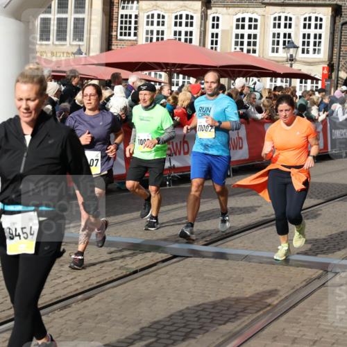05.10.2025 - 20. swb-Marathon Bremen Yannick Fuchs http://msf.ph/oto/9229479 05.10.2025 10:59:27 Ziel 9183, 9454, 9508, 9635, 10200, 10274, 10407, 11006, 11007, 11207, 11400 meine-sportfotos.de