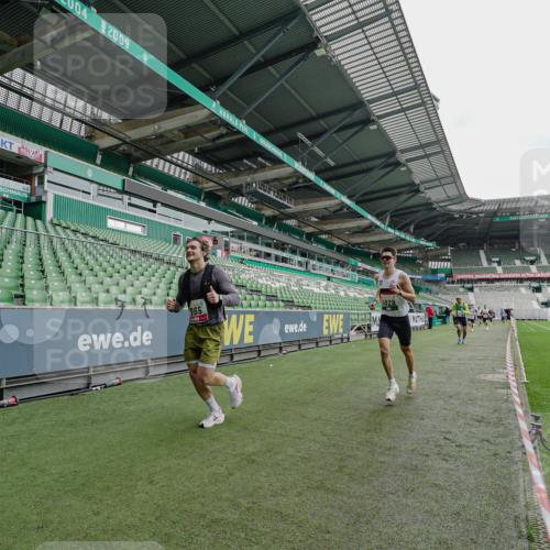 05.10.2025 - 20. swb-Marathon Bremen Michael Burmester http://msf.ph/oto/9229495 05.10.2025 12:42:28 Laufen im Stadion 588, 635, 907, 965, 1123, 1215, 1612, 1645, 1763, 1810, 2068, 2141, 2385, 3153, 3294, 3705, 4635, 5028, 5470, 6903, 7405, 1476, 2743, 2801, 4158, 4984, 8211 meine-sportfotos.de