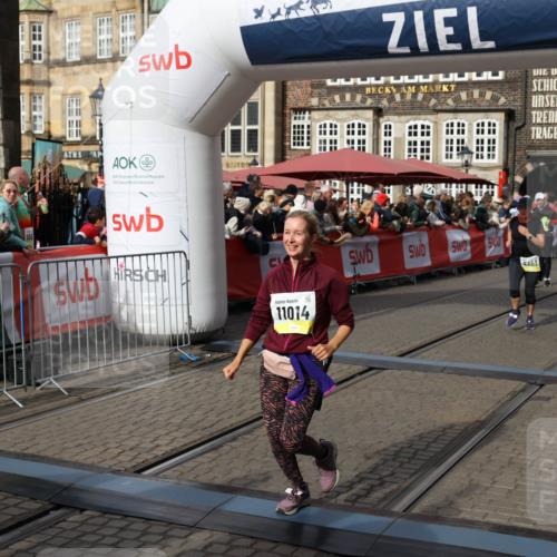 05.10.2025 - 20. swb-Marathon Bremen Yannick Fuchs http://msf.ph/oto/9229500 05.10.2025 11:02:16 Ziel 9324, 9363, 9426, 9686, 10301, 10508, 10855, 10879, 10887, 11014, 11454, 11459 meine-sportfotos.de