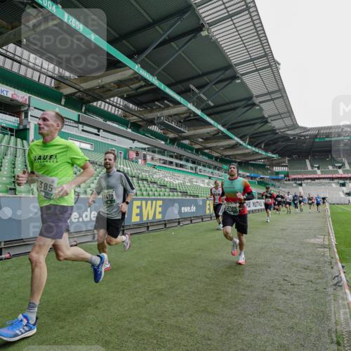 05.10.2025 - 20. swb-Marathon Bremen Michael Burmester http://msf.ph/oto/9229514 05.10.2025 12:42:35 Laufen im Stadion 588, 635, 907, 965, 1105, 1123, 1215, 1612, 1645, 1763, 1810, 2068, 2141, 2385, 3153, 3294, 3391, 3705, 4635, 5028, 5470, 5741, 7405, 7472, 7547, 7764, 6903 meine-sportfotos.de