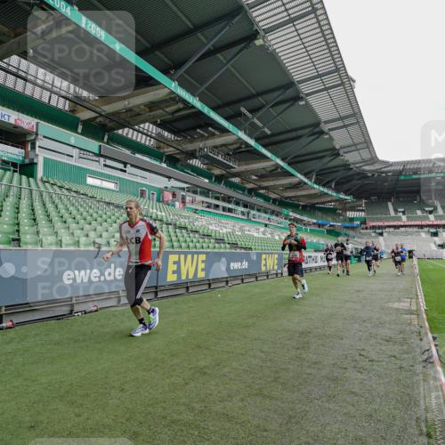 05.10.2025 - 20. swb-Marathon Bremen Michael Burmester http://msf.ph/oto/9229520 05.10.2025 12:42:37 Laufen im Stadion 588, 635, 907, 965, 1105, 1123, 1215, 1265, 1612, 1645, 1763, 1810, 2068, 2141, 2385, 3153, 3294, 3391, 3705, 4635, 5028, 5470, 5741, 7405, 7472, 7547, 7764, 8520, 6903 meine-sportfotos.de