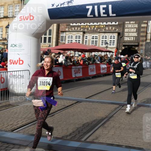 05.10.2025 - 20. swb-Marathon Bremen Yannick Fuchs http://msf.ph/oto/9229527 05.10.2025 11:02:17 Ziel 9363, 9426, 9686, 10301, 10508, 11014, 11454, 11459 meine-sportfotos.de