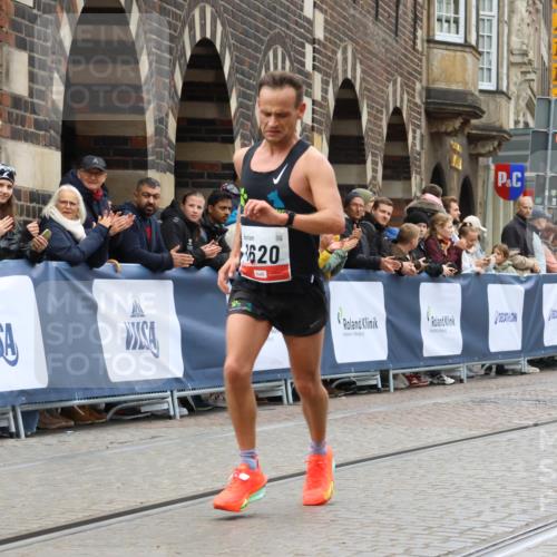05.10.2025 - 20. swb-Marathon Bremen Strokosch-Dieckow http://msf.ph/oto/9229530 05.10.2025 12:27:52 Ziel 1620 meine-sportfotos.de