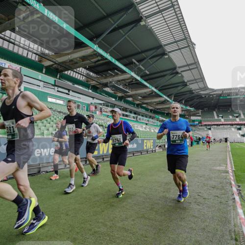 05.10.2025 - 20. swb-Marathon Bremen Michael Burmester http://msf.ph/oto/9229541 05.10.2025 12:42:43 Laufen im Stadion 588, 635, 907, 965, 1105, 1123, 1215, 1265, 1612, 1645, 1763, 1810, 2068, 2141, 2385, 3153, 3294, 3391, 3705, 4635, 5028, 5470, 5741, 7405, 7472, 7547, 7764, 8520, 6903 meine-sportfotos.de
