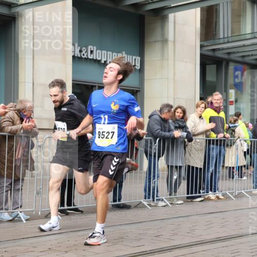 05.10.2025 - 20. swb-Marathon Bremen Strokosch-Dieckow http://msf.ph/oto/9229542 05.10.2025 10:36:31 Ziel 9429, 9829, 9833, 10425, 9429, 9829, 9833, 10425 meine-sportfotos.de