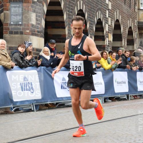 05.10.2025 - 20. swb-Marathon Bremen Strokosch-Dieckow http://msf.ph/oto/9229583 05.10.2025 12:27:52 Ziel 1620 meine-sportfotos.de