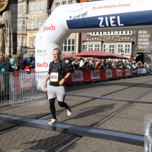 05.10.2025 - 20. swb-Marathon Bremen Yannick Fuchs http://msf.ph/oto/9229586 05.10.2025 10:59:30 Ziel 9183, 9454, 9635, 10200, 10407, 11006, 11007, 11207, 11400 meine-sportfotos.de