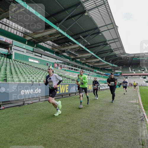 05.10.2025 - 20. swb-Marathon Bremen Michael Burmester http://msf.ph/oto/9229588 05.10.2025 12:43:03 Laufen im Stadion 588, 628, 662, 965, 1105, 1123, 1215, 1265, 1612, 1641, 1645, 1652, 1745, 1810, 2062, 2068, 2141, 2385, 3294, 3391, 3580, 3705, 4664, 5028, 5231, 5470, 5741, 5815, 6224, 6423, 7269, 7405, 7472, 7498, 7547, 7668, 7764, 8053, 8520, 635, 907, 1763, 3153, 4635 meine-sportfotos.de
