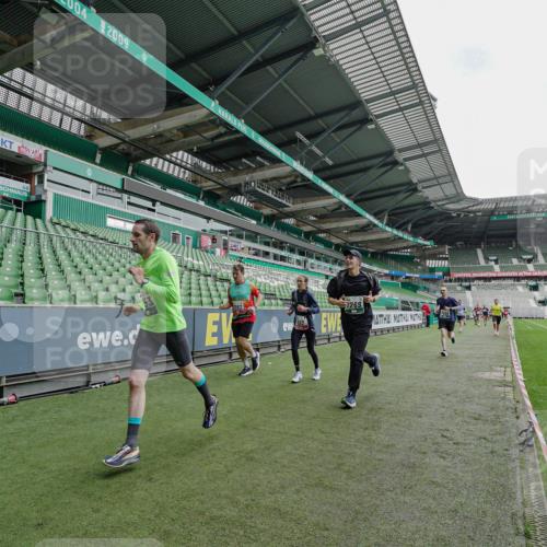 05.10.2025 - 20. swb-Marathon Bremen Michael Burmester http://msf.ph/oto/9229591 05.10.2025 12:43:03 Laufen im Stadion 588, 628, 662, 965, 1105, 1123, 1215, 1265, 1612, 1641, 1645, 1652, 1745, 1810, 2062, 2068, 2141, 2385, 3294, 3391, 3580, 3705, 4664, 5028, 5231, 5470, 5741, 5815, 6224, 6423, 7269, 7405, 7472, 7498, 7547, 7668, 7764, 8053, 8520, 635, 907, 1763, 3153, 4635 meine-sportfotos.de