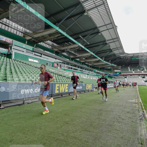 05.10.2025 - 20. swb-Marathon Bremen Michael Burmester http://msf.ph/oto/9229609 05.10.2025 12:43:12 Laufen im Stadion 577, 588, 628, 662, 965, 1105, 1123, 1215, 1265, 1612, 1641, 1645, 1652, 1745, 1810, 2062, 2068, 2141, 2385, 2967, 3294, 3391, 3435, 3580, 3705, 4369, 4631, 4664, 4867, 5028, 5231, 5287, 5470, 5495, 5741, 5815, 5988, 6224, 6385, 6423, 6912, 7269, 7405, 7472, 7498, 7547, 7668, 7764, 7816, 7834, 8053, 8520, 8593, 9095, 635, 907, 1763, 2068, 3153 meine-sportfotos.de