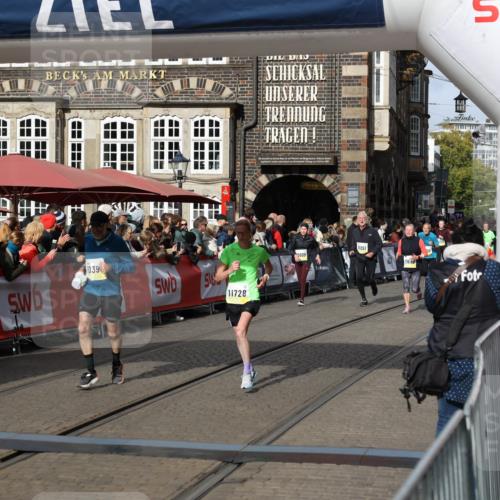 05.10.2025 - 20. swb-Marathon Bremen Yannick Fuchs http://msf.ph/oto/9229612 05.10.2025 10:59:34 Ziel 9635, 9737, 10391, 10809, 11006, 11007, 11728 meine-sportfotos.de