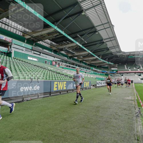 05.10.2025 - 20. swb-Marathon Bremen Michael Burmester http://msf.ph/oto/9229630 05.10.2025 12:43:16 Laufen im Stadion 577, 588, 628, 662, 706, 1105, 1123, 1215, 1265, 1641, 1652, 1745, 1810, 2062, 2141, 2385, 2967, 3391, 3435, 3580, 3705, 4369, 4631, 4664, 4867, 5028, 5231, 5287, 5470, 5495, 5741, 5815, 5988, 6224, 6385, 6423, 6912, 7269, 7472, 7498, 7547, 7668, 7764, 7816, 7834, 8053, 8520, 8593, 9095, 907, 965, 1612, 1645, 2068, 3294, 7405 meine-sportfotos.de