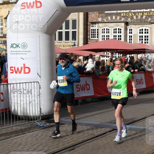 05.10.2025 - 20. swb-Marathon Bremen Yannick Fuchs http://msf.ph/oto/9229647 05.10.2025 10:59:35 Ziel 9635, 9737, 10391, 10809, 11657, 11728 meine-sportfotos.de