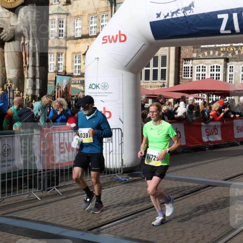 05.10.2025 - 20. swb-Marathon Bremen Yannick Fuchs http://msf.ph/oto/9229670 05.10.2025 10:59:36 Ziel 9635, 9737, 10391, 10809, 11251, 11657, 11728 meine-sportfotos.de