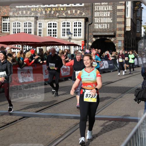 05.10.2025 - 20. swb-Marathon Bremen Yannick Fuchs http://msf.ph/oto/9229697 05.10.2025 10:59:38 Ziel 9609, 9737, 10391, 10809, 11251, 11657, 11728 meine-sportfotos.de