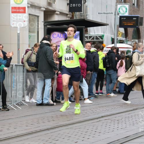 05.10.2025 - 20. swb-Marathon Bremen Strokosch-Dieckow http://msf.ph/oto/9229705 05.10.2025 10:36:52 Ziel 9480, 9565, 10704, 11213, 9480, 9565, 10704, 11213 meine-sportfotos.de