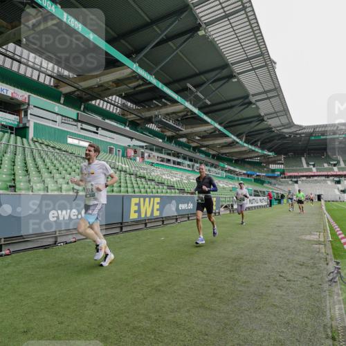 05.10.2025 - 20. swb-Marathon Bremen Michael Burmester http://msf.ph/oto/9229742 05.10.2025 12:43:53 Laufen im Stadion 288, 329, 548, 577, 628, 706, 1196, 1641, 1745, 1992, 2092, 2249, 2967, 3435, 3580, 4369, 4422, 4631, 4867, 5014, 5287, 5495, 5815, 5908, 5988, 6224, 6385, 6912, 7269, 7373, 7668, 7816, 7834, 7949, 8030, 8053, 8275, 8593, 9095, 662, 1265, 1652, 2062, 4664, 5231, 6423, 7472, 7498, 7764, 8053, 8520 meine-sportfotos.de