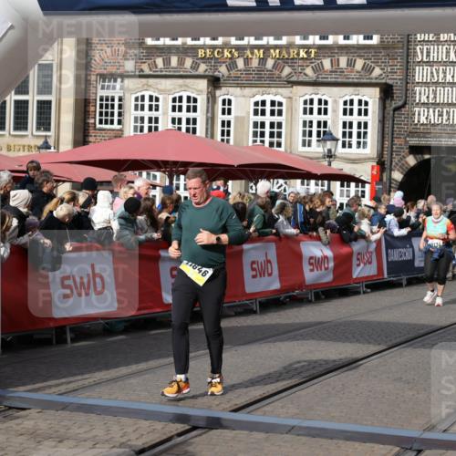 05.10.2025 - 20. swb-Marathon Bremen Yannick Fuchs http://msf.ph/oto/9229746 05.10.2025 11:02:21 Ziel 9363, 10130, 10508, 11014, 11340, 11454, 11646 meine-sportfotos.de