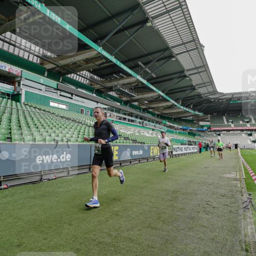05.10.2025 - 20. swb-Marathon Bremen Michael Burmester http://msf.ph/oto/9229747 05.10.2025 12:43:53 Laufen im Stadion 288, 329, 548, 577, 628, 706, 1196, 1641, 1745, 1992, 2092, 2249, 2967, 3435, 3580, 4369, 4422, 4631, 4867, 5014, 5287, 5495, 5815, 5908, 5988, 6224, 6385, 6912, 7269, 7373, 7668, 7816, 7834, 7949, 8030, 8053, 8275, 8593, 9095, 662, 1265, 1652, 2062, 4664, 5231, 6423, 7472, 7498, 7764, 8053, 8520 meine-sportfotos.de