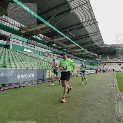 05.10.2025 - 20. swb-Marathon Bremen Michael Burmester http://msf.ph/oto/9229759 05.10.2025 12:43:59 Laufen im Stadion 288, 329, 548, 577, 706, 1196, 1992, 2092, 2249, 2967, 3435, 3580, 4369, 4422, 4631, 4867, 5014, 5287, 5495, 5815, 5908, 5988, 6224, 6385, 6912, 7373, 7816, 7834, 7949, 8030, 8275, 8593, 9095, 628, 662, 1641, 1652, 1745, 2062, 4664, 5231, 6423, 7269, 7498, 7668, 8053 meine-sportfotos.de