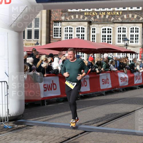 05.10.2025 - 20. swb-Marathon Bremen Yannick Fuchs http://msf.ph/oto/9229767 05.10.2025 11:02:21 Ziel 9363, 10130, 10508, 11014, 11340, 11454, 11646 meine-sportfotos.de
