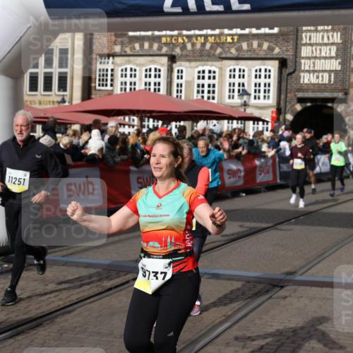 05.10.2025 - 20. swb-Marathon Bremen Yannick Fuchs http://msf.ph/oto/9229777 05.10.2025 10:59:40 Ziel 9609, 9737, 10209, 10391, 10760, 10809, 11251, 11657, 11728 meine-sportfotos.de