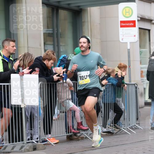 05.10.2025 - 20. swb-Marathon Bremen Strokosch-Dieckow http://msf.ph/oto/9229788 05.10.2025 10:37:05 Ziel 9565, 9586, 10358, 10704, 11021, 11213, 9565, 9586, 10358, 10704, 11021, 11213 meine-sportfotos.de