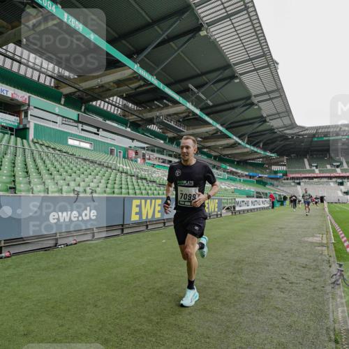 05.10.2025 - 20. swb-Marathon Bremen Michael Burmester http://msf.ph/oto/9229799 05.10.2025 12:44:14 Laufen im Stadion 288, 329, 506, 539, 548, 917, 1196, 1992, 2092, 2249, 3150, 3982, 4422, 5014, 5908, 7099, 7373, 7525, 7949, 8030, 8275, 577, 628, 706, 1641, 1745, 2967, 3435, 3580, 4369, 4631, 4867, 5287, 5495, 5815, 5988, 6224, 6385, 6912, 7269, 7668, 7816, 7834, 8593, 9095 meine-sportfotos.de