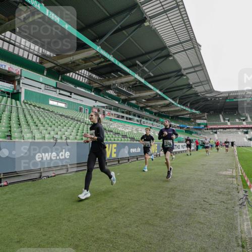 05.10.2025 - 20. swb-Marathon Bremen Michael Burmester http://msf.ph/oto/9229811 05.10.2025 12:44:22 Laufen im Stadion 288, 329, 506, 539, 548, 642, 657, 917, 1196, 1992, 2092, 2188, 2249, 3150, 3219, 3251, 3982, 4422, 5908, 6633, 7099, 7373, 7525, 7949, 8030, 8169, 8351, 8382, 577, 706, 1992, 2967, 3435, 3580, 4369, 4631, 4867, 5014, 5287, 5495, 5988, 6224, 6385, 6912, 7816, 7834, 8275, 8593, 9095 meine-sportfotos.de