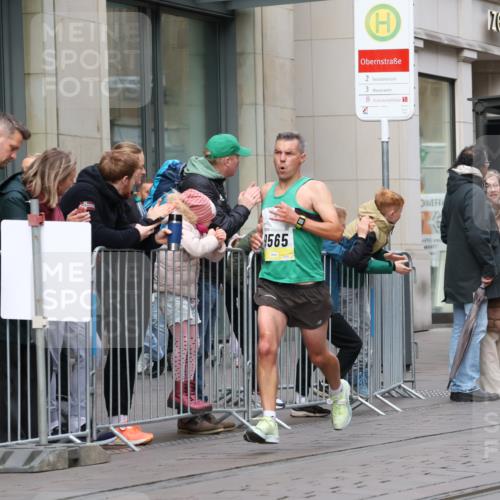 05.10.2025 - 20. swb-Marathon Bremen Strokosch-Dieckow http://msf.ph/oto/9229821 05.10.2025 10:37:07 Ziel 9565, 9586, 10358, 10704, 11021, 11213, 9565, 9586, 10358, 10704, 11021, 11213 meine-sportfotos.de