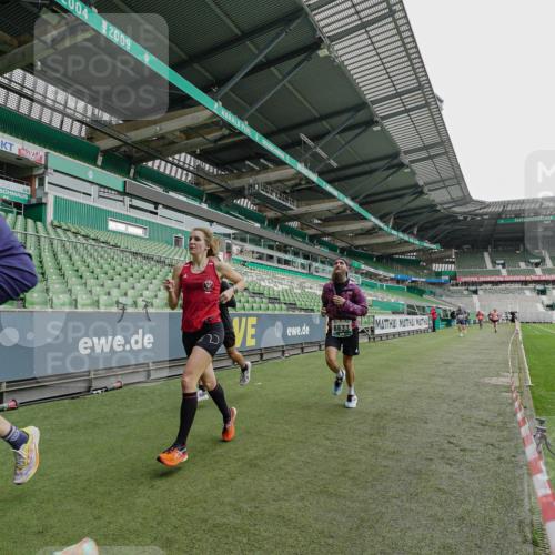 05.10.2025 - 20. swb-Marathon Bremen Michael Burmester http://msf.ph/oto/9229844 05.10.2025 12:44:29 Laufen im Stadion 329, 506, 539, 548, 642, 657, 819, 917, 1196, 2013, 2092, 2188, 2249, 3150, 3219, 3251, 3982, 4358, 4422, 5908, 6633, 7099, 7373, 7525, 7949, 8030, 8169, 8351, 8382, 288, 706, 1992, 2967, 3435, 4369, 4631, 4867, 5014, 5287, 5495, 5988, 6385, 6912, 7816, 8275, 8593, 9095 meine-sportfotos.de
