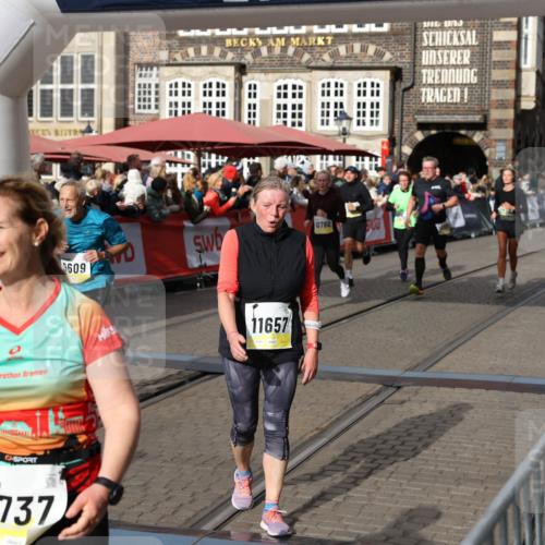 05.10.2025 - 20. swb-Marathon Bremen Yannick Fuchs http://msf.ph/oto/9229855 05.10.2025 10:59:42 Ziel 9609, 9737, 9991, 10209, 10760, 10809, 11251, 11267, 11456, 11657 meine-sportfotos.de