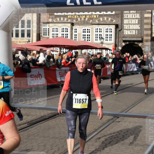 05.10.2025 - 20. swb-Marathon Bremen Yannick Fuchs http://msf.ph/oto/9229871 05.10.2025 10:59:42 Ziel 9609, 9737, 9991, 10209, 10760, 10809, 11251, 11267, 11456, 11657 meine-sportfotos.de