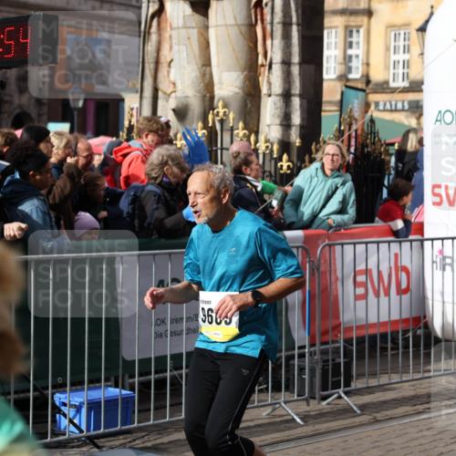 05.10.2025 - 20. swb-Marathon Bremen Yannick Fuchs http://msf.ph/oto/9229897 05.10.2025 10:59:43 Ziel 9609, 9737, 9991, 10209, 10760, 10809, 11251, 11267, 11456, 11657 meine-sportfotos.de