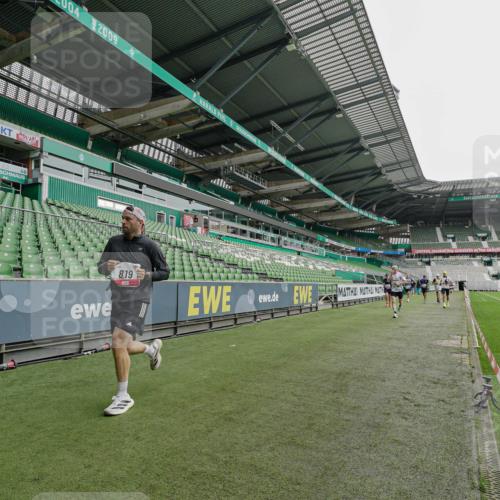 05.10.2025 - 20. swb-Marathon Bremen Michael Burmester http://msf.ph/oto/9229898 05.10.2025 12:44:47 Laufen im Stadion 109, 329, 506, 539, 642, 657, 819, 917, 1631, 2013, 2092, 2188, 2666, 2719, 3150, 3219, 3251, 3327, 3342, 3982, 4358, 4422, 4571, 6302, 6633, 6996, 7099, 7373, 7525, 8169, 8351, 8382, 8828, 9130, 288, 548, 1196, 2249, 5908, 7949, 8030 meine-sportfotos.de