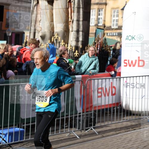 05.10.2025 - 20. swb-Marathon Bremen Yannick Fuchs http://msf.ph/oto/9229909 05.10.2025 10:59:43 Ziel 9609, 9737, 9991, 10209, 10760, 10809, 11251, 11267, 11456, 11657 meine-sportfotos.de