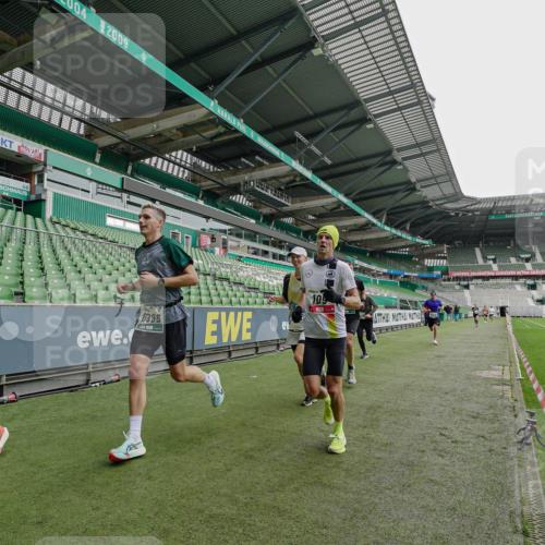 05.10.2025 - 20. swb-Marathon Bremen Michael Burmester http://msf.ph/oto/9229918 05.10.2025 12:44:53 Laufen im Stadion 109, 506, 539, 642, 657, 819, 917, 1055, 1631, 2013, 2188, 2666, 2719, 3150, 3218, 3219, 3251, 3327, 3342, 3982, 4358, 4571, 6302, 6633, 6996, 7099, 7525, 8169, 8351, 8382, 8828, 9130, 329, 548, 1196, 2092, 2249, 4422, 5908, 7373, 7949, 8030 meine-sportfotos.de