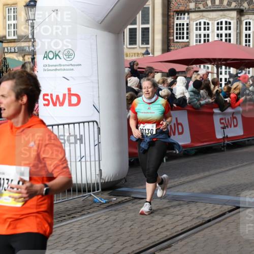 05.10.2025 - 20. swb-Marathon Bremen Yannick Fuchs http://msf.ph/oto/9229925 05.10.2025 11:02:25 Ziel 9748, 10130, 10821, 10829, 11340, 11386, 11454, 11646 meine-sportfotos.de