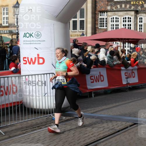 05.10.2025 - 20. swb-Marathon Bremen Yannick Fuchs http://msf.ph/oto/9229931 05.10.2025 11:02:25 Ziel 9748, 10130, 10821, 10829, 11340, 11386, 11454, 11646 meine-sportfotos.de