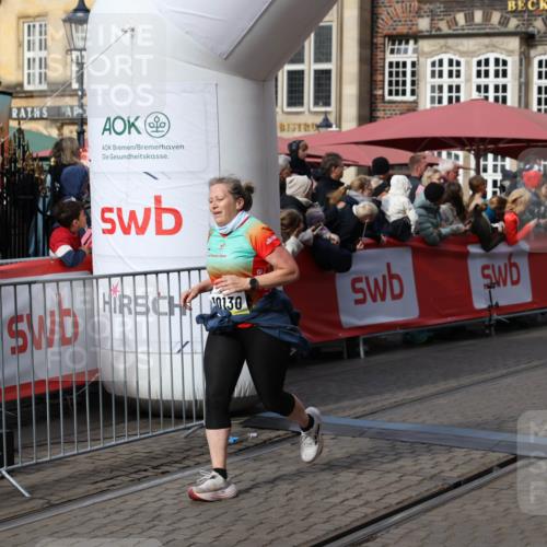 05.10.2025 - 20. swb-Marathon Bremen Yannick Fuchs http://msf.ph/oto/9229938 05.10.2025 11:02:26 Ziel 9748, 10130, 10194, 10821, 10829, 11340, 11386, 11454, 11646 meine-sportfotos.de