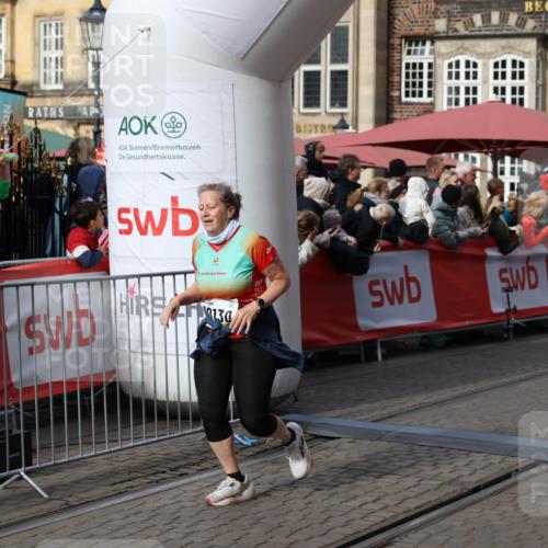 05.10.2025 - 20. swb-Marathon Bremen Yannick Fuchs http://msf.ph/oto/9229949 05.10.2025 11:02:26 Ziel 9748, 10130, 10194, 10821, 10829, 11340, 11386, 11454, 11646 meine-sportfotos.de